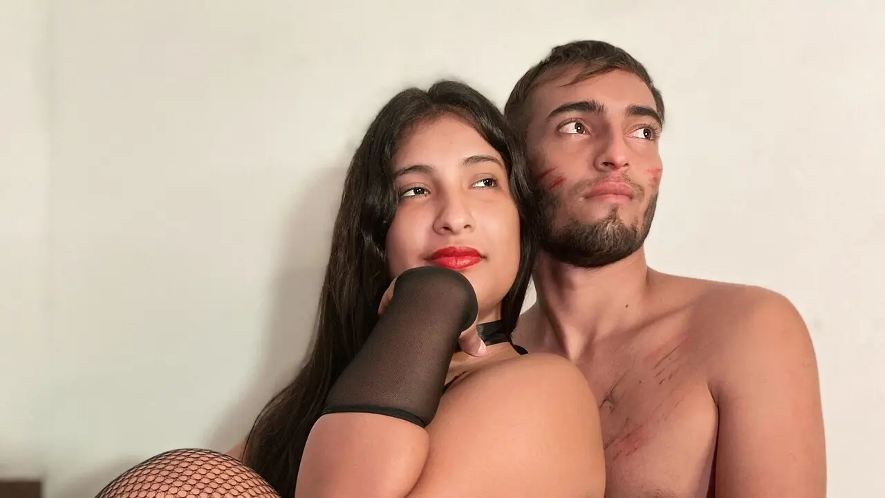  Live sex with JustinAndNaomy - Free Porn Live