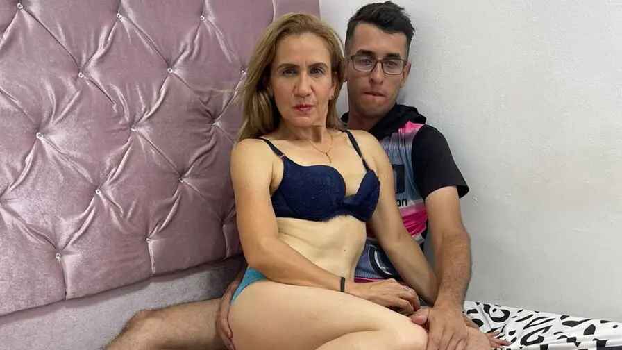  Live sex with MaxAndTify - Free Porn Live