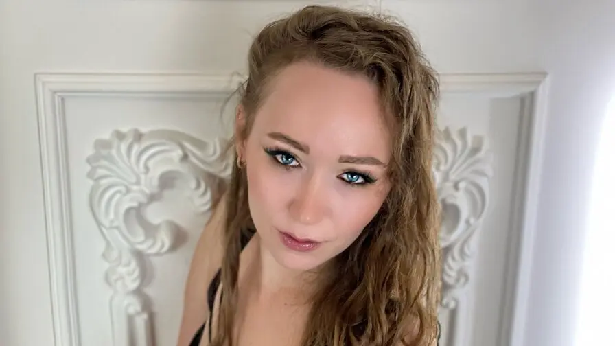  Live sex with EmilyFross - Free Porn Live