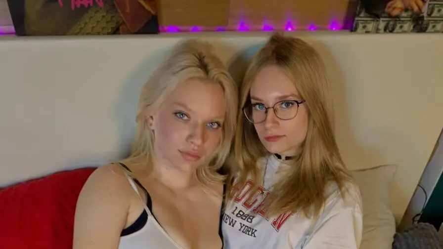  Live sex with PortiaAndEngel - Free Porn Live